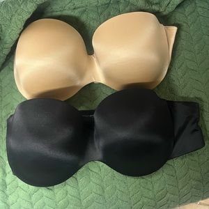Pair of strapless bras